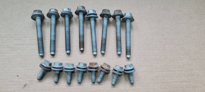A5 8T S5 LIFT viti SANEK Anteriore LAWY ASSALE ANTERIORE CULLA Della sospensione KOMPLET A4 B8 Q5