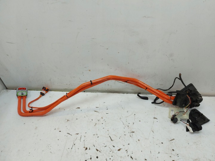 TESLA MODEL Y 2023r Schlauch ladowania Bedienteil klapka komplet 1537264-20-B