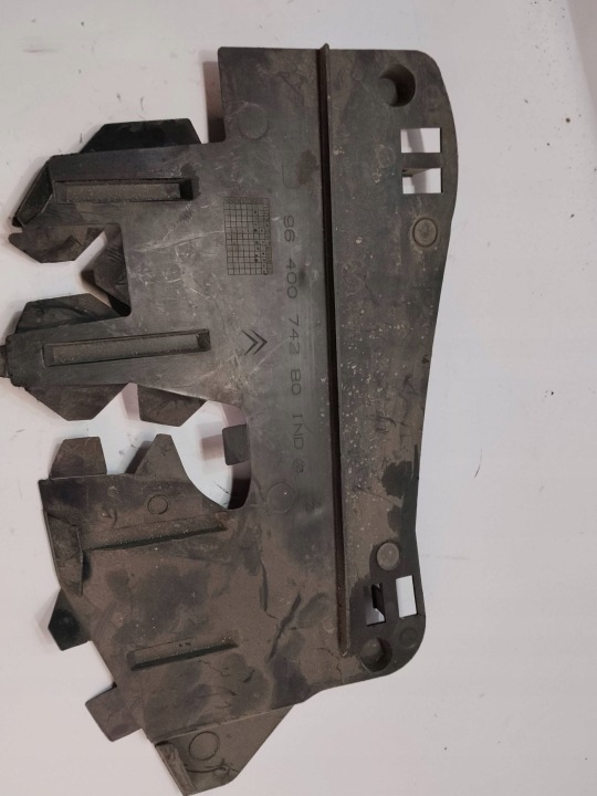 Tunel air steering wheel, do of the intercooler Citroen C3 9640074280