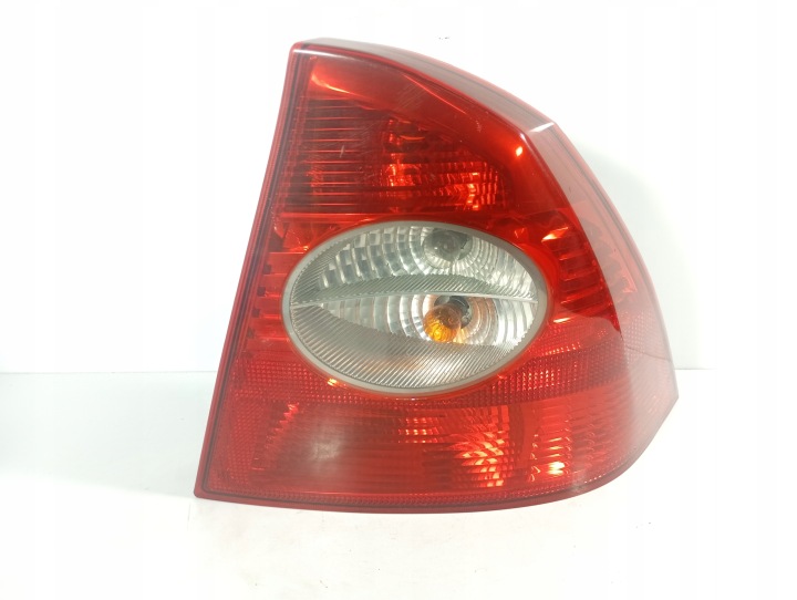 Ford Focus II 2 04-11 light right rear rear part sedan OE 5M5113404B