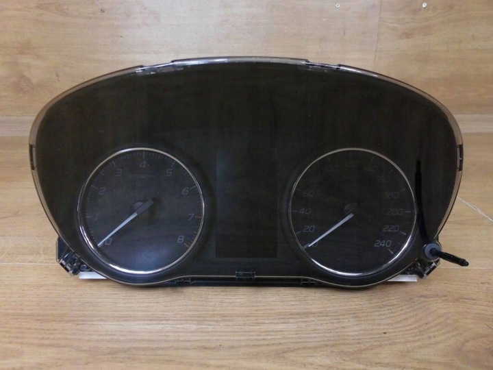 Mitsubishi Outlander III 2.0 BENZ AUTOMAT dials 8100C294