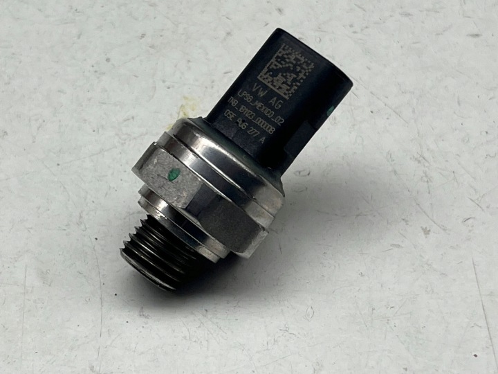 Capteur Pression Huile Skoda Fabia Mk3 (NJ) 05E906277A !J