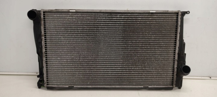 Radiatore motore usato BMW E90 E91 2,0D LIFT
