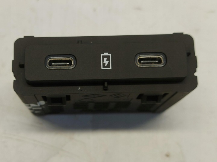 RENAULT AUSTRAL E PORT USB 284H35397R