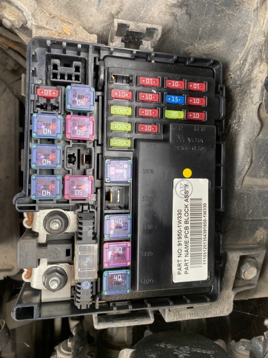Kasten der Sicherungen Kia RIO 3 III 11-17 1.2 CVVT OE 919501W330
