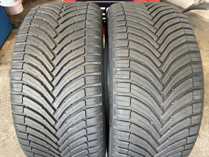2 gume cjelogodišnje 225/40R18 Bridgestone Turanza All Season 6 7mm 2025r