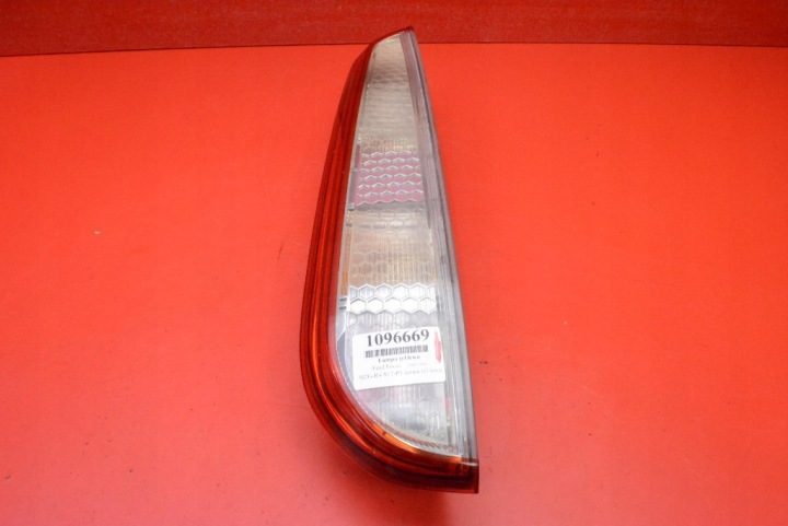 Feux phare Gauche Arrière Arrière 8M51-13405-C FORD FOCUS MK2 KOMBI LIFT 08-11