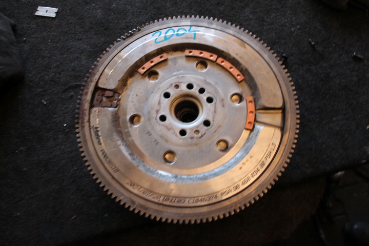 2004. Reifen Rad Schwungrad PEUGEOT 9846803480