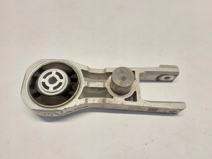 Peugeot 3008 III E3008 holder engine mount gearboxes rear part lower 9840717080