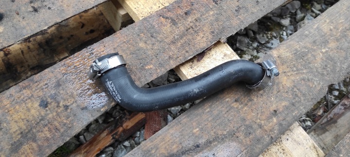 Schlauch Rohr des Wassers RENAULT SCENIC III 1.2 TCE 144638079R