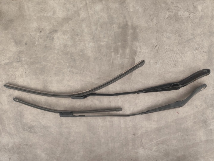 VOLVO V60 LIFT wiper arms