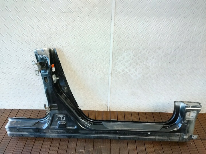 SUZUKI KIZASHI 09-14 práh ZE SLUPKIEM pravý BOK čtvrtka OE
