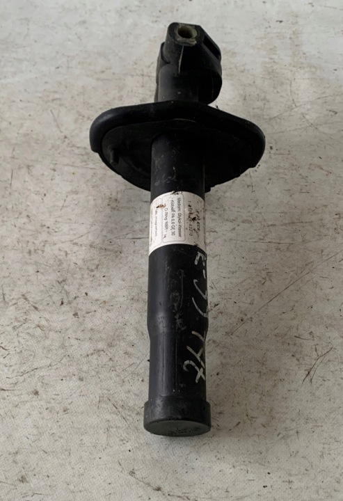# Puntone longherone avantreno anteriore destro Destra posteriore BMW 5 E39 8248032