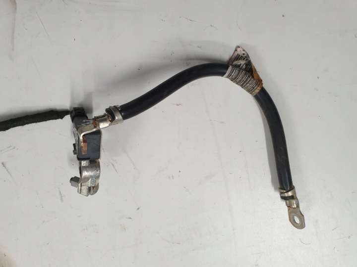 Batteriemanagement Sensor Schlauch AUDI A4 B8 A5 2008- 8K0915181B