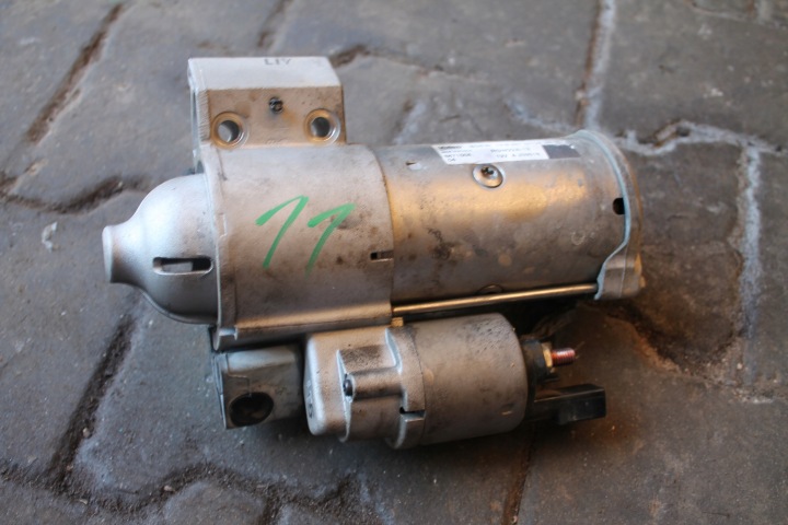 11. Moteur du démarreur BMW 867150404