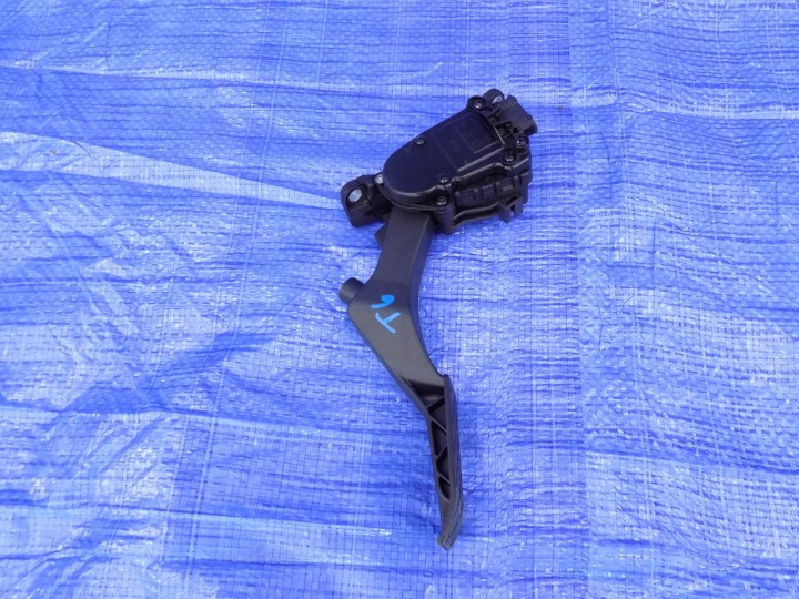 PEDAL potenciometar gas VW T6 2,0TDI 16