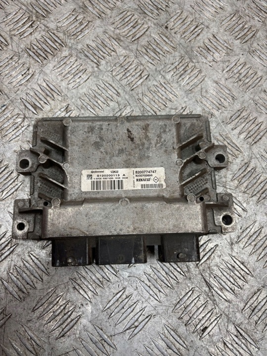 Unité de contrôle Moteur Ordinateur 8200774747 RENAULT TWINGO II 1.2