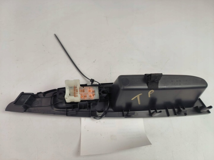 button 829604EA0AX NISSAN QASHQAI II