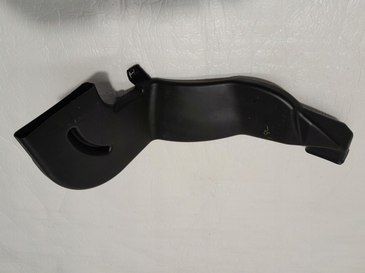 AUDI Q5 80A drain air duct air line right front 80A819806A
