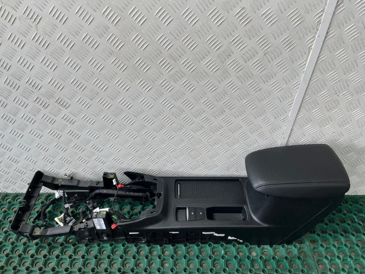 FORD FOCUS MK4 18-22 tunnel media bracciolo EUROPA OE