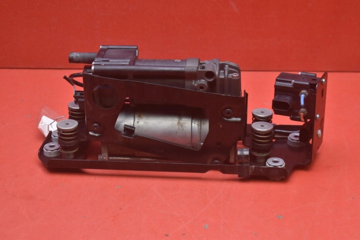 pump compressor; springing 6789450 BMW F01 F02 4.4 V8 407 KM 08-12