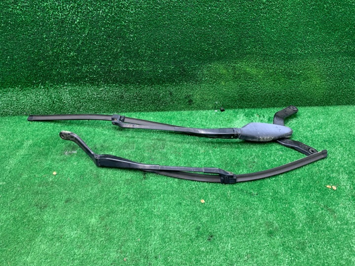 links rechts RAMIONA des Scheibenwischers MERCEDES W211 E KLASA komplet A2118201544