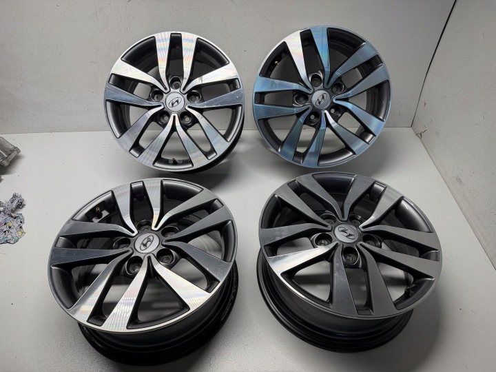 CERCHI di alluminio 16 CALI HYUNDAI I30 III IX20 52910-G4200 6,5JX17 ET50