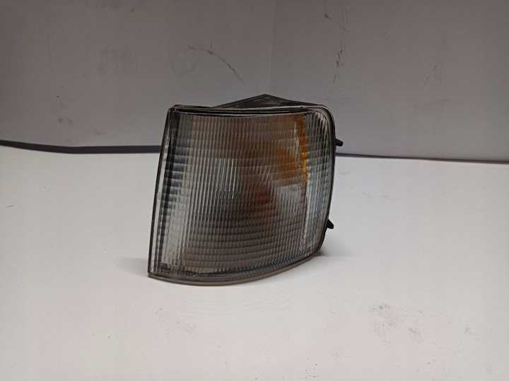 Indicateur de direction Avant Gauche Volkswagen PASSAT B3 1852768