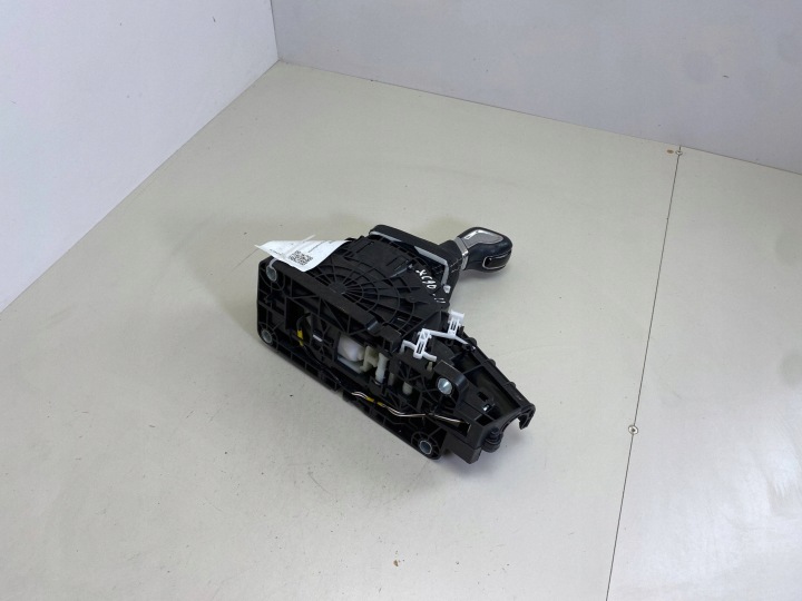 Volvo XC60 2018 Gear shift left / upper 14