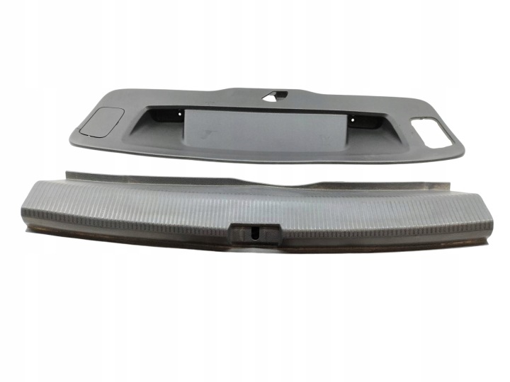 cover of the threshold boot supports rear part upholstery bonnet USA sedan VW Passat VIII B8