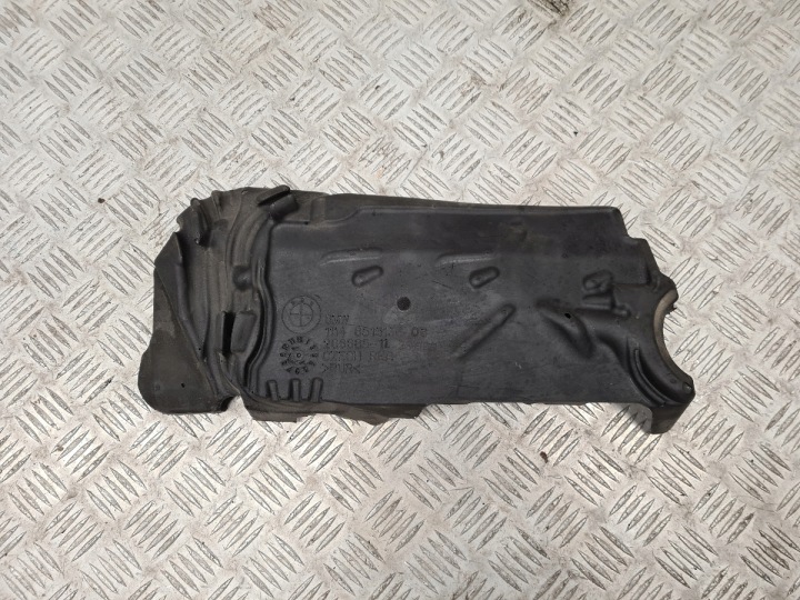 BMW X1 F48 soundproofing of the engine 8513136