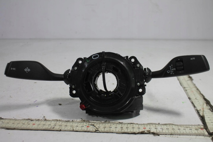 steering wheel levers and controls ring 7944079 BMW G30 G31 17