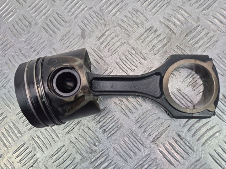 piston with connecting rod Mercedes Sprinter 2.2 W906 8349F OM651
