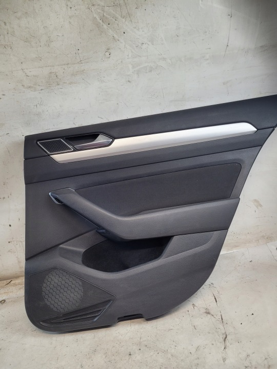 side upholstery handle door right rear part VW PASSAT B8 KOMBI 15r.