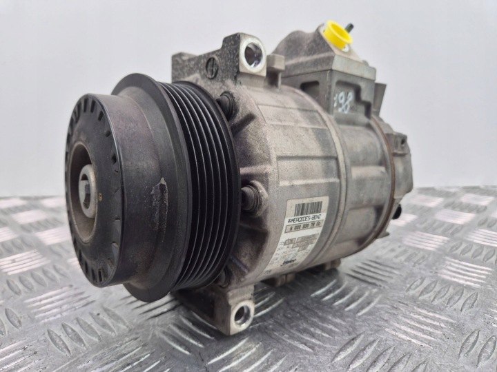Mercedes C250 CGI W204 compressor; compressor of the air conditioning A0008307800