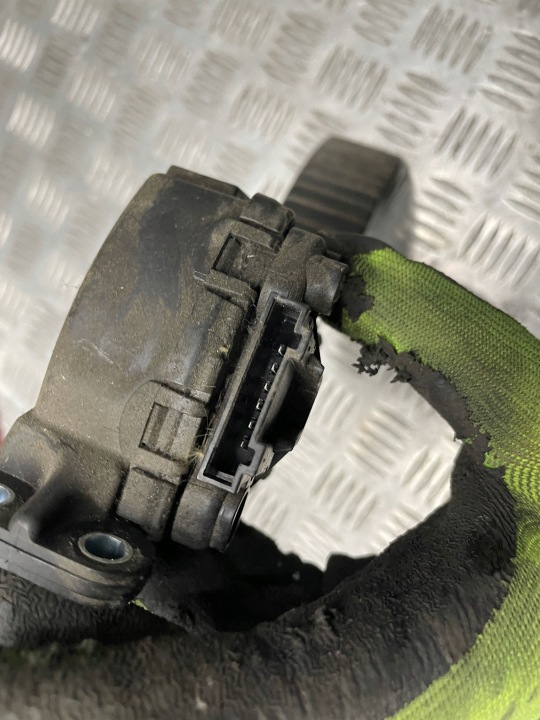 POTENCJOMETR GAZU 8200415818 RENAULT LAGUNA II LIFT 2.0 16V 05.07 5