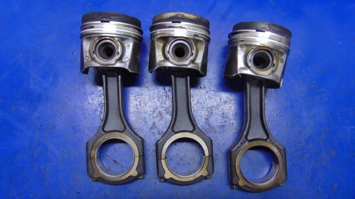 piston connecting rod 2.2CDI MERCEDES SPRINTER W907 W910 18-25R