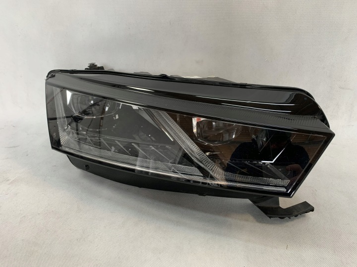 Reflektor rechts Licht vorne Skoda Octavia 4 IV Fullled 5E4941016A 03.26