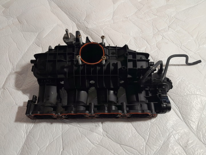 VW AUDI 2.0TFSI intake manifold 06L133201T