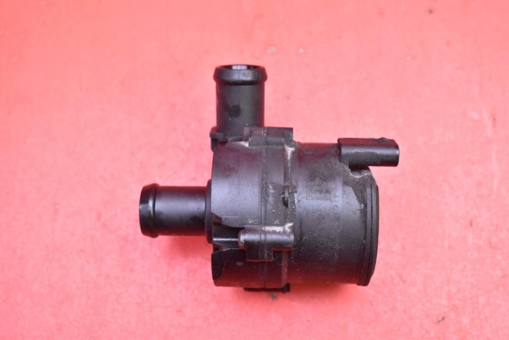 pump pump circulation of water 5G0965567 SKODA OCTAVIA 3 III 1.6 TDI 116 KM 17-20