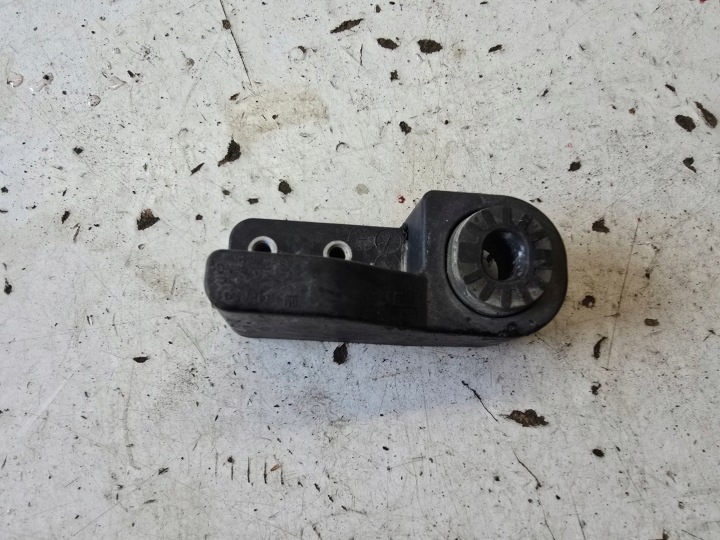OPEL ASTRA K right lower holder bracket LAPKA of radiators 13466591