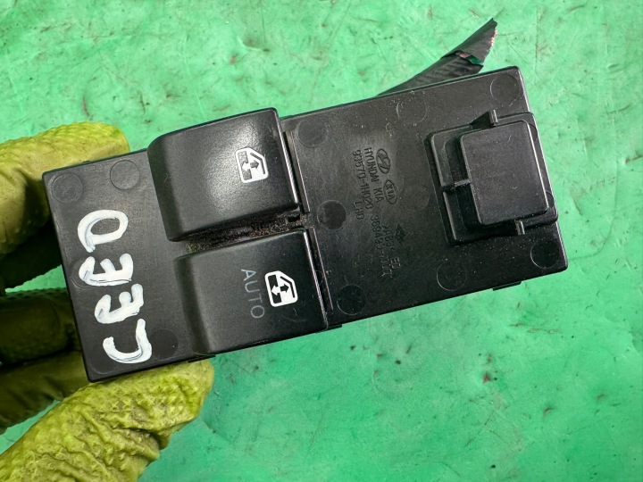 PANNELLO CONTROLLO SZYBAMI PRZEDNIMI 93570-1H020 KIA CEED E 1 06- HB 5 PORTA PORTIERA