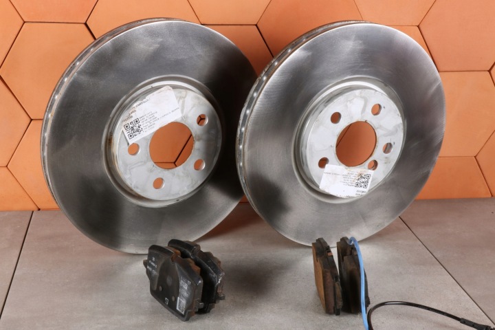 BMW F70 F74 U06 X1 U11 X2 U10 dischi Pastiglie freni Anteriore 335x30 6891081
