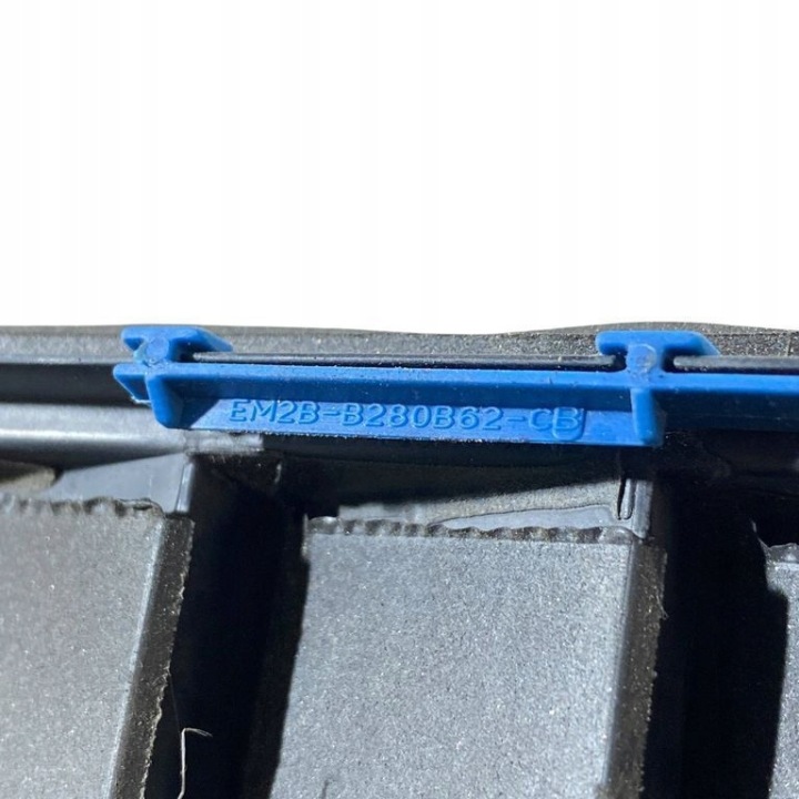 Ford Edge II 2020 Ventilationsgrill under bagkofanger 7
