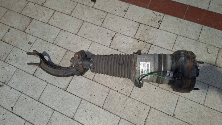 lengéscsillapító légrugós eleje oldal jobb Audi A6 Allroad C7 4G0613039S