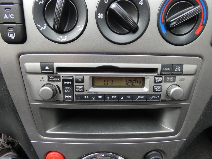 RADIO tvorničke CD HONDA CIVIC VII 7 01-05 original