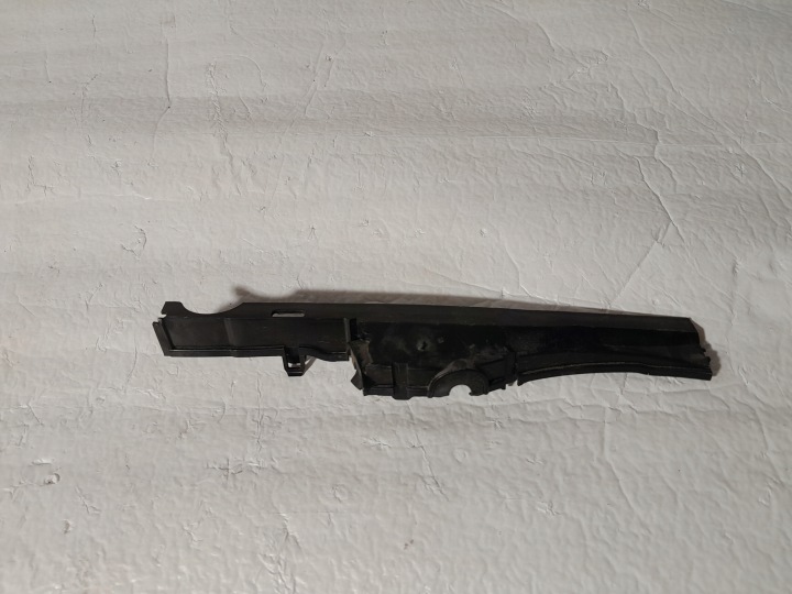 AUDI A4 B9 LIFT berlina copertura GREMBIALINA RYNNA Sotto finestrino 8W0971871J