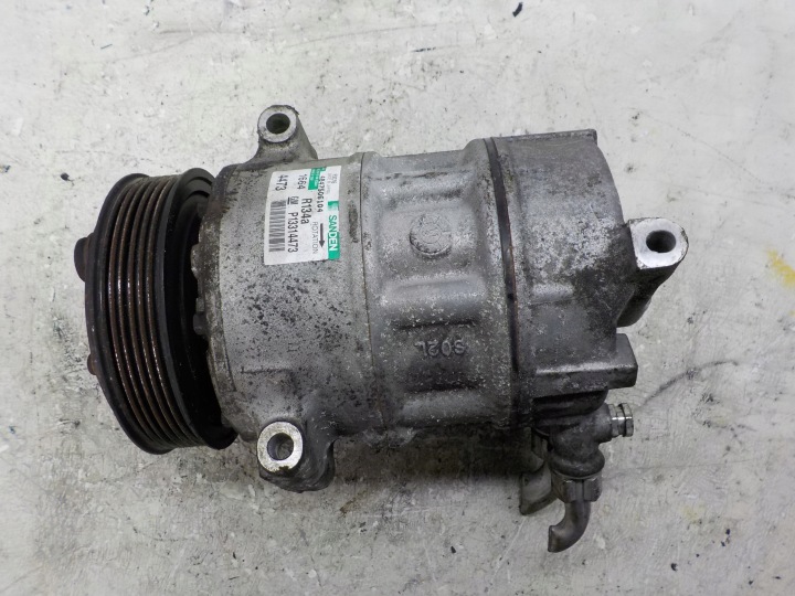 OPEL INSIGNIA 2.0 CDTI compressor of the air conditioning P13314473