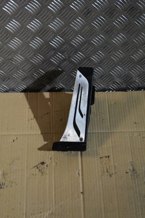 IDEALNE KPL. plynový pedál BMW F80 F82 F83 1