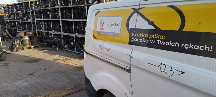 Radhaus Längsträger Kotflügel rechts heck FROZEN WHITE FORD TRANSIT CUSTOM L1H1